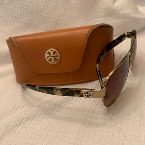 Tory Burch Aviator Sunglasses - Picture 2 of 4